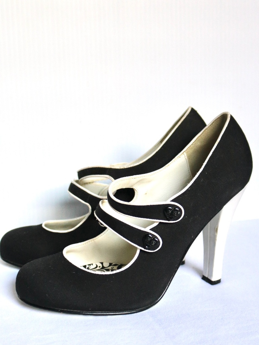 Harajuku Lovers Black White Canvas Heels Women's Size 9